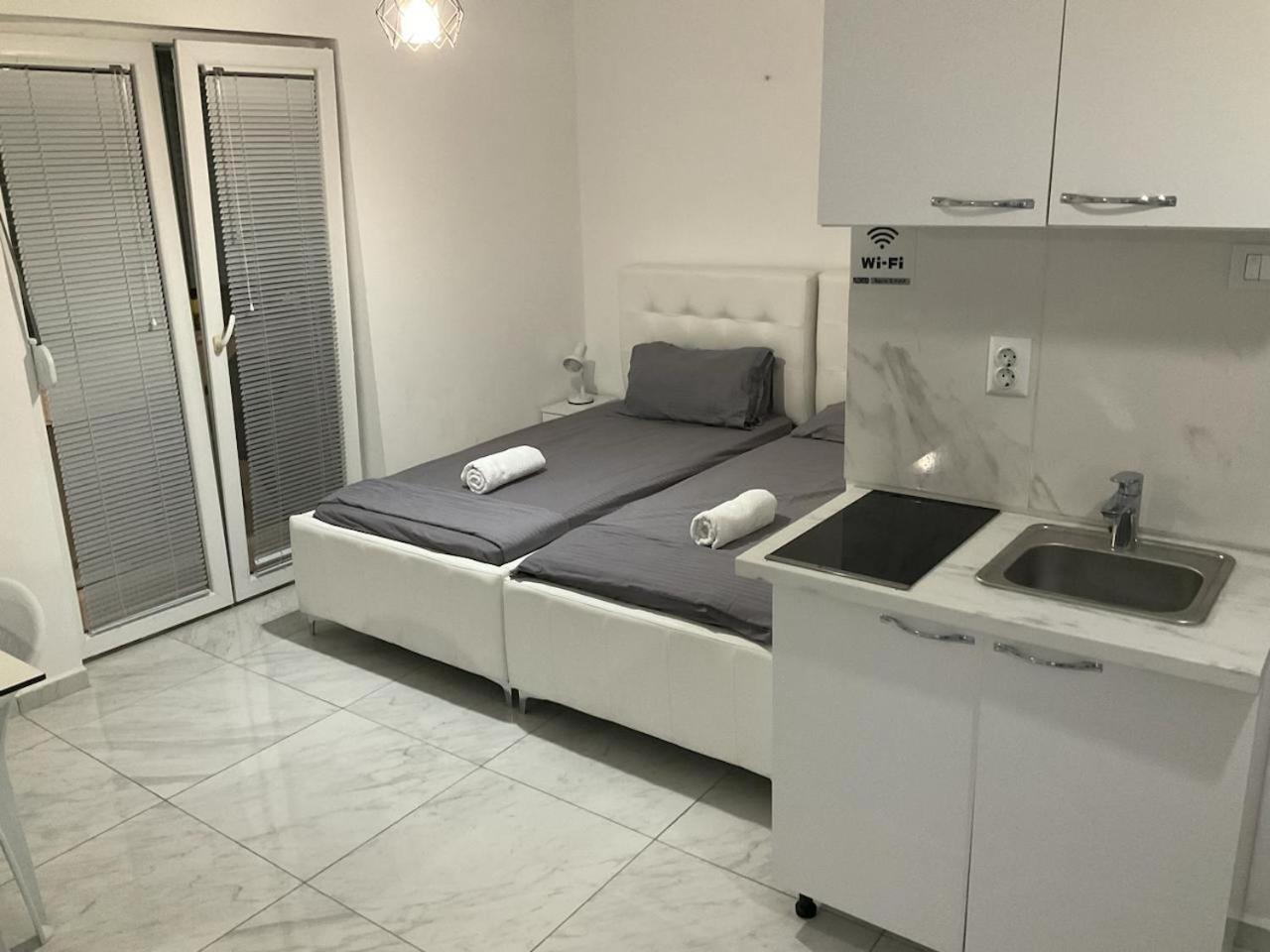 Golem Apartment Extérieur photo